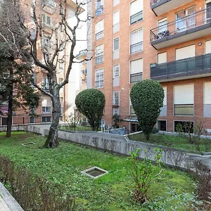 https://dergano-comfy-apartment-250-m-far-from-m3.italymilanhotels.net